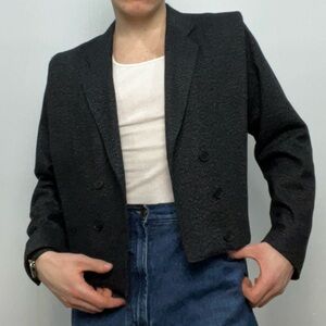 Beautiful vintage 80s style cropped double breasted blazer.